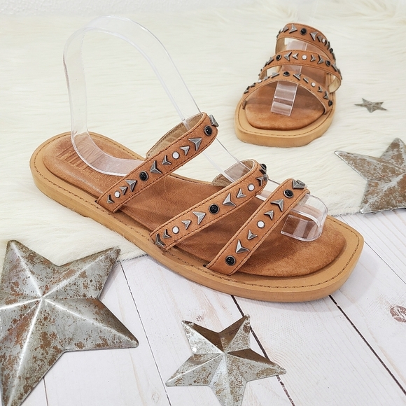 Frye Faye studded three strap sandals tan leather slides women's - Picture 1 of 7
